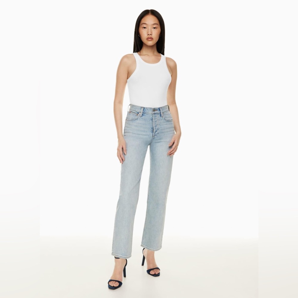 ARITZIA Denim Forum The Arlo High Rise Straight 28l Sz 24 Button Fly Light Wash